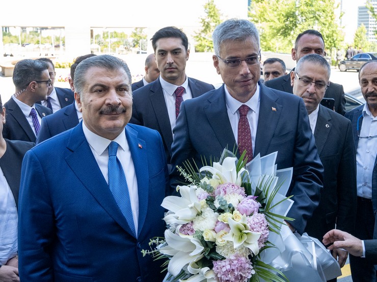 saglik-bakani-kemal-memisoglu-gorevi-fahrettin-kocadan-devraldi-1.jpg