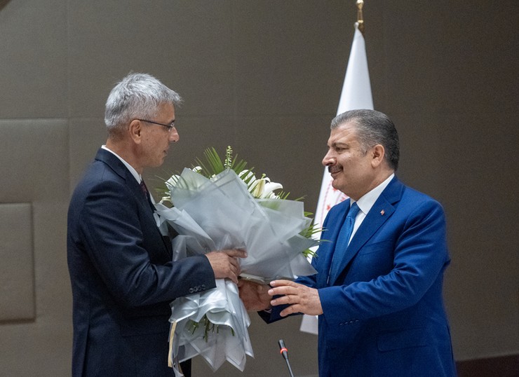 saglik-bakani-kemal-memisoglu-gorevi-fahrettin-kocadan-devraldi-2.jpg