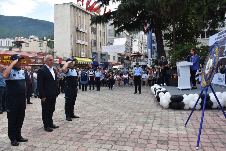 43-kafkasor-festivali-bogali-kortej-yuruyusuyle-basladi-4.jpg