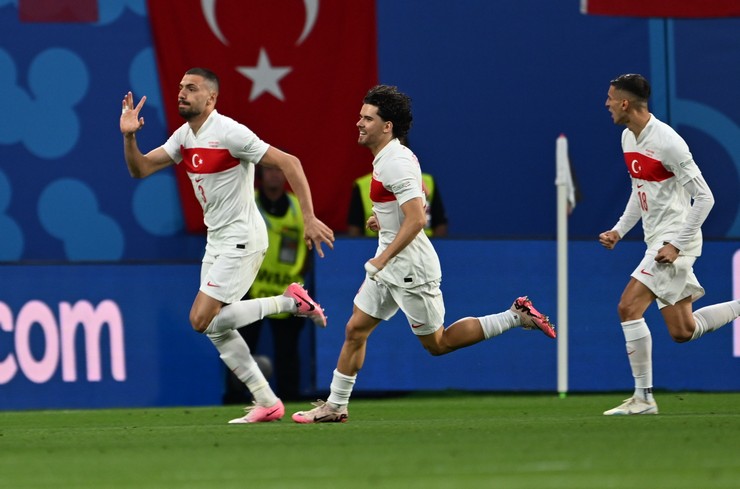 a-milli-takimimiz-2024-avrupa-futbol-sampiyonasi-euro-2024-son-16-turu-musabakasinda-karsilastigi-avusturyayi-2-1-maglup-ederek-ceyrek-finale-yukseldi-3.jpg