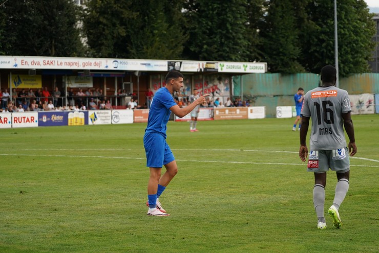 caykur-rizespor-hazirlik-macinda-avusturya-temsilcisi-fc-klagenfurtu-ilk-yarida-kaydettigi-gollerle-2-1-yendi-14.jpg