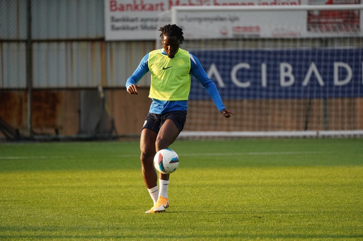 caykur-rizespor-antrenmani-3.jpg