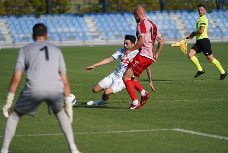 samsunspor-ile-caykur-rizespor-arasinda-oynanan-hazirlik-maci-5.jpg