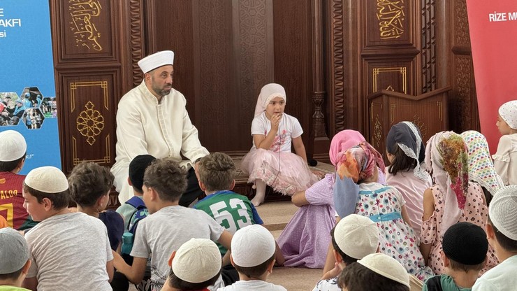 yaz-kuran-kursu-ogrencilerinden-filistine-duanin-guclu-sesi-3.jpg