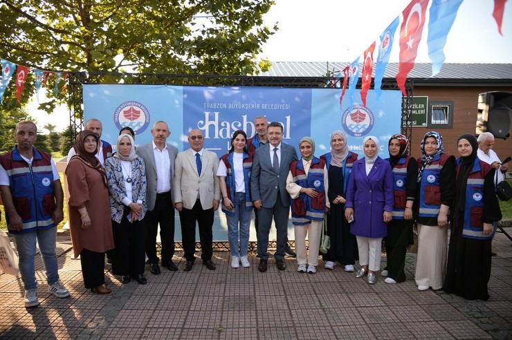 trabzon-buyuksehir-belediyesi-ayasofya-sahilinde-hasbihal-cafeyi-hizmete-sundu-6.jpg