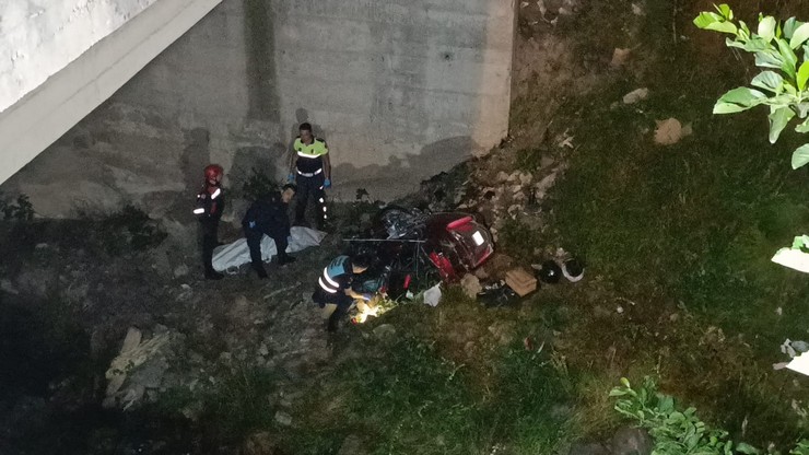 trabzonun-caykara-ilcesinde-kontrolden-cikarak-dere-yatagina-yuvarlanan-motosikletin-suudi-arabistan-uyruklu-surucusu-abdurrahman-abdullah-39-hayatini-kaybetti.jpg