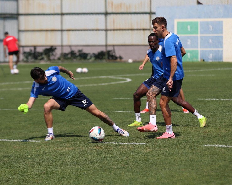 aykur-rizespor-antrenmani-3.jpg