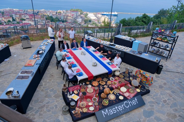 turkiyenin-heyecan-dolu-yemek-yarismasi-masterchef-turkiye-ekibi-ortahisar-belediye-baskani-ahmet-kayanin-davetiyle-trabzona-geldi-2.jpg