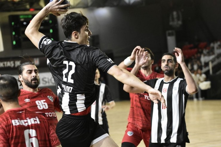 guneysu-spor-turkiye-erkekler-hentbol-super-ligi-3-haftasinda-son-sampiyon-ve-son-super-kupa-sahibi-besiktasa-deplasmanda-52-27-yenildi-2-001.jpg