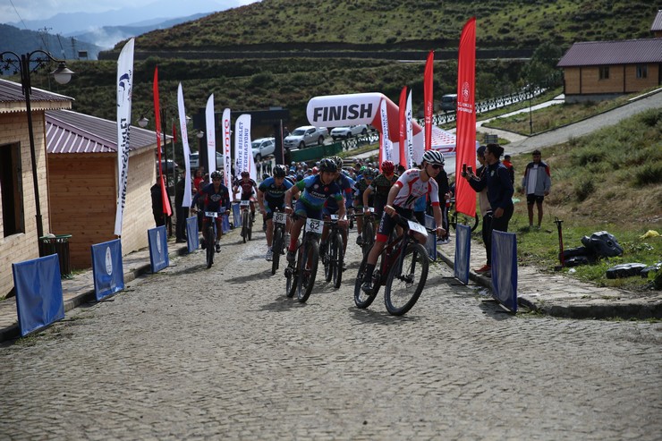 rizede-uluslararasi-mtb-cup-dag-bisikleti-yarislari-yapildi-1.jpg