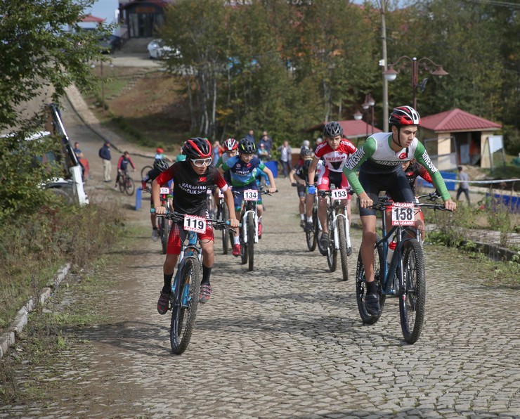 rizede-uluslararasi-mtb-cup-dag-bisikleti-yarislari-yapildi-5.jpg