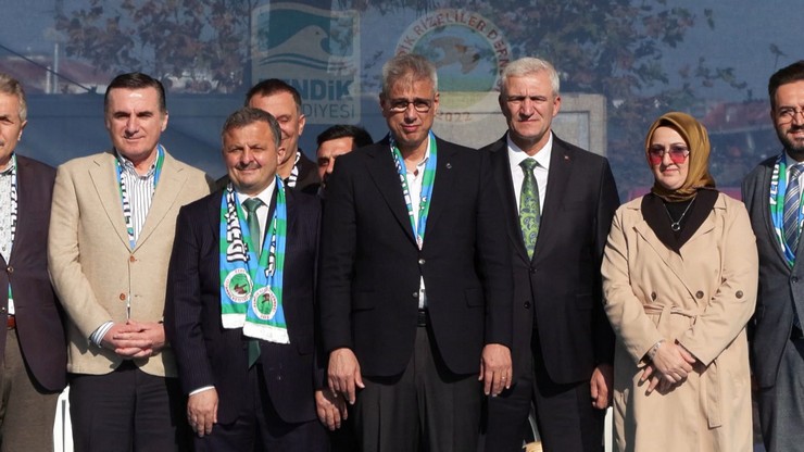 kemal-memisoglu-pendik-rizeliler-hamsi-festivalinde-3.jpg