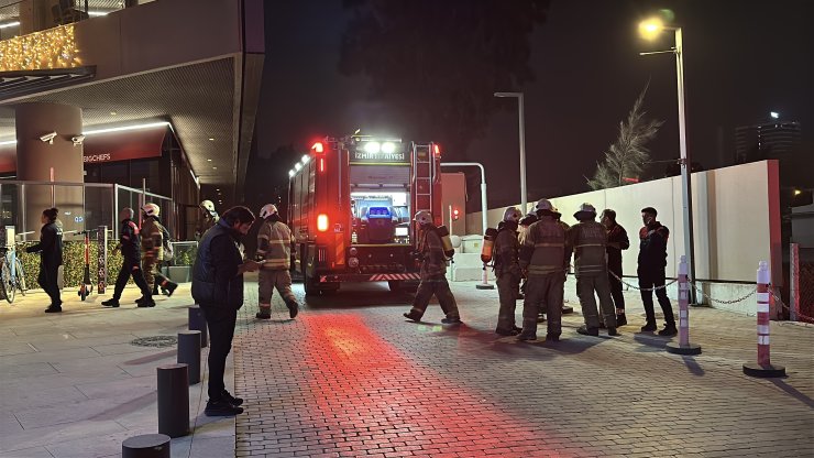 İzmir’de AVM’de yangın paniği: 3 kişi dumandan etkilendi