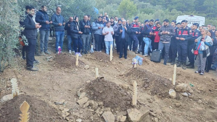İzmir'de evde çıkan yangında ölen 5 kardeşten geriye oyuncakları kaldı (8)