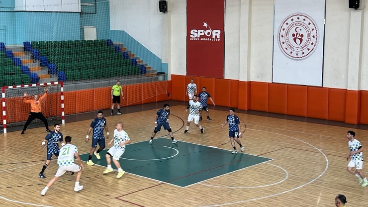rize-belediyespor-depsas-enerji-as-hentbol-maci-7.jpg