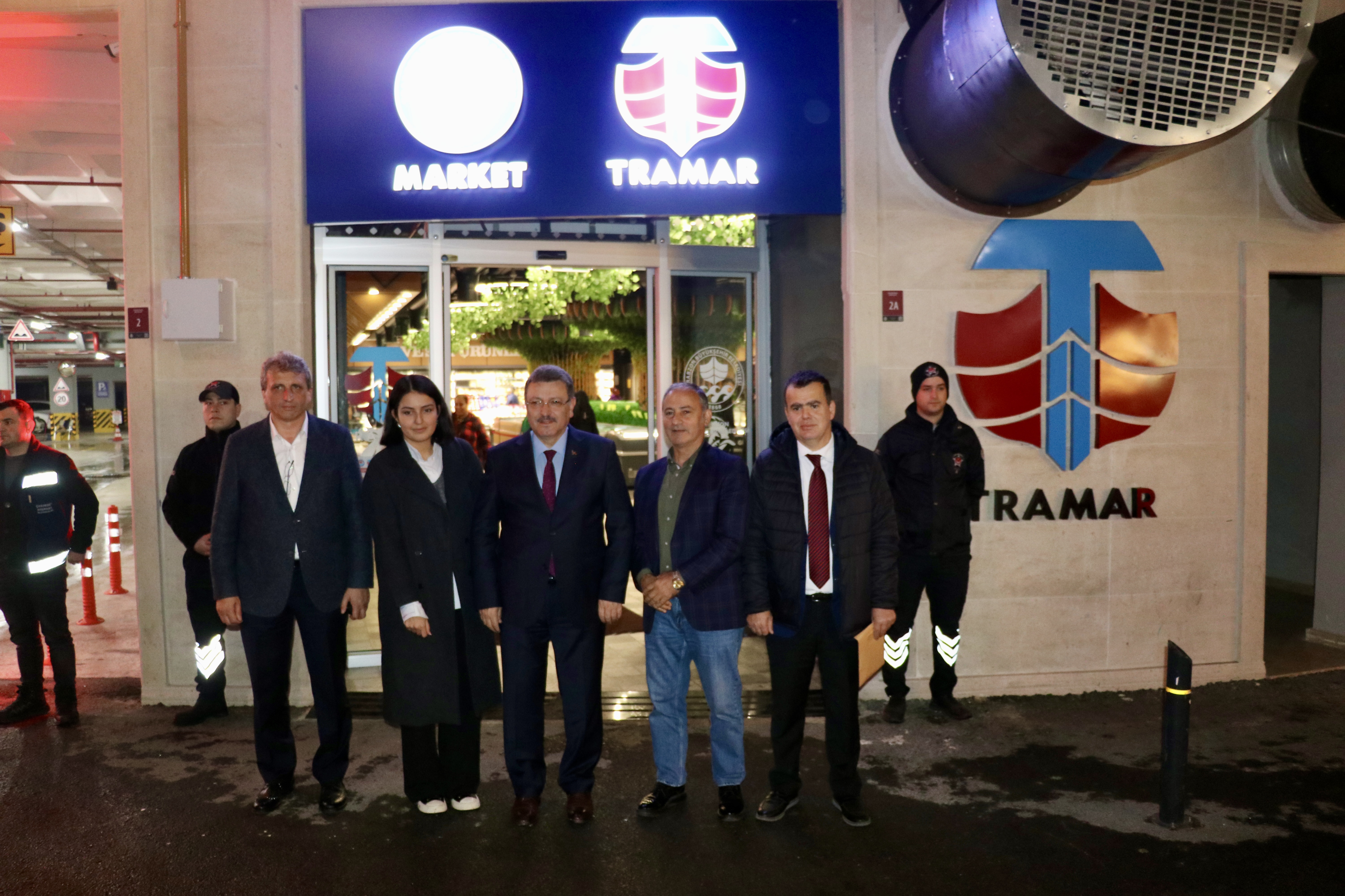 aa-20241120-36241039-36241035-trabzon-buyuksehir-belediyesinin-actigi-tramar-ilgi-goruyor.jpg