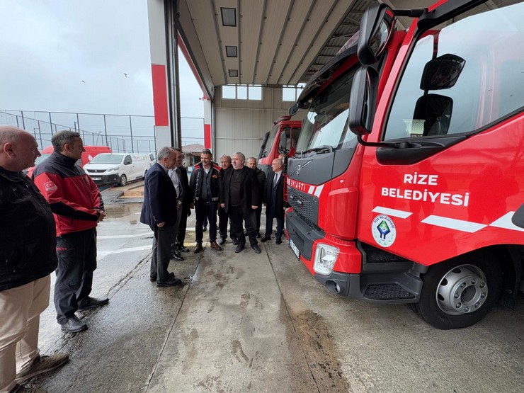 rize-itfaiyesi-yeni-araclarla-guclendi-6.jpg