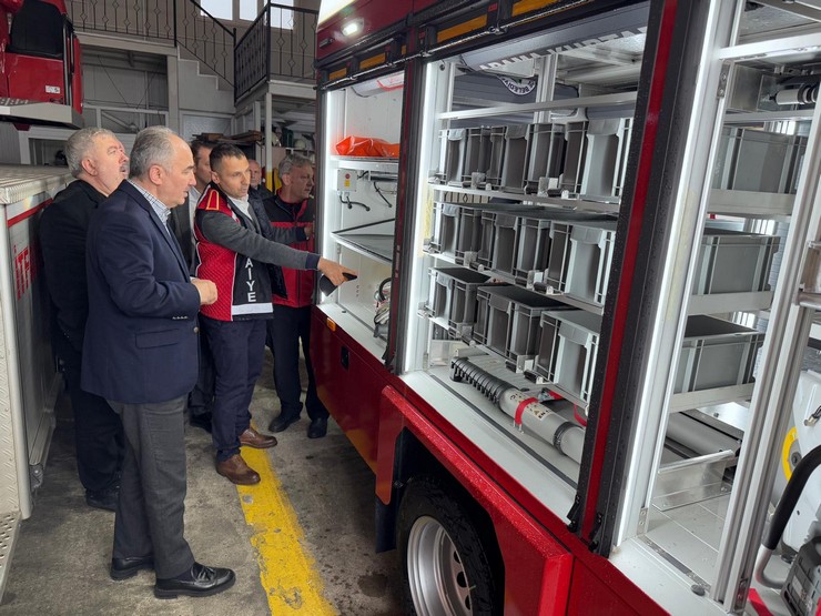 rize-itfaiyesi-yeni-araclarla-guclendi-8.jpg