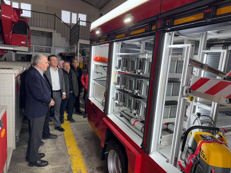 rize-itfaiyesi-yeni-araclarla-guclendi-9.jpg