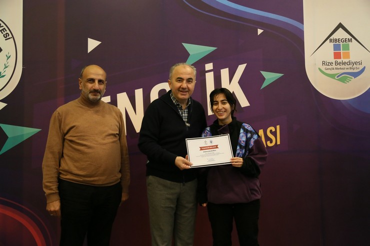 baskan-rahmi-metin-ribegemli-genclerle-bulustu-9.jpg
