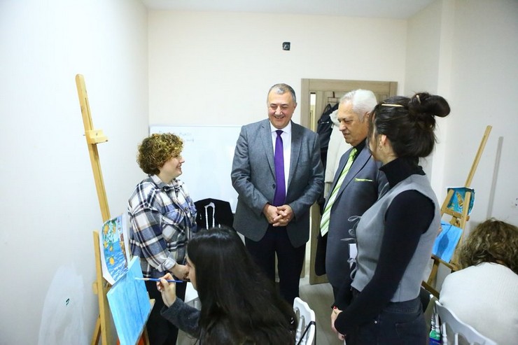 ardesen-belediyesinden-sanata-destek-1.jpg