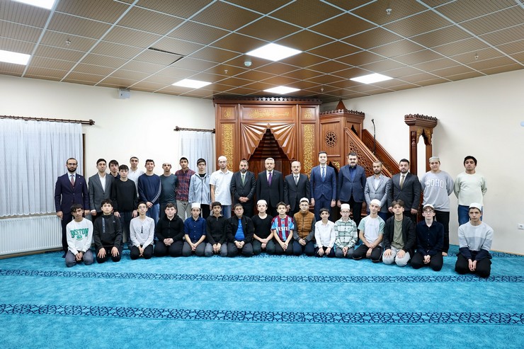 rize-valisi-baydastan-kuran-egitim-merkezine-ziyaret-1.jpg