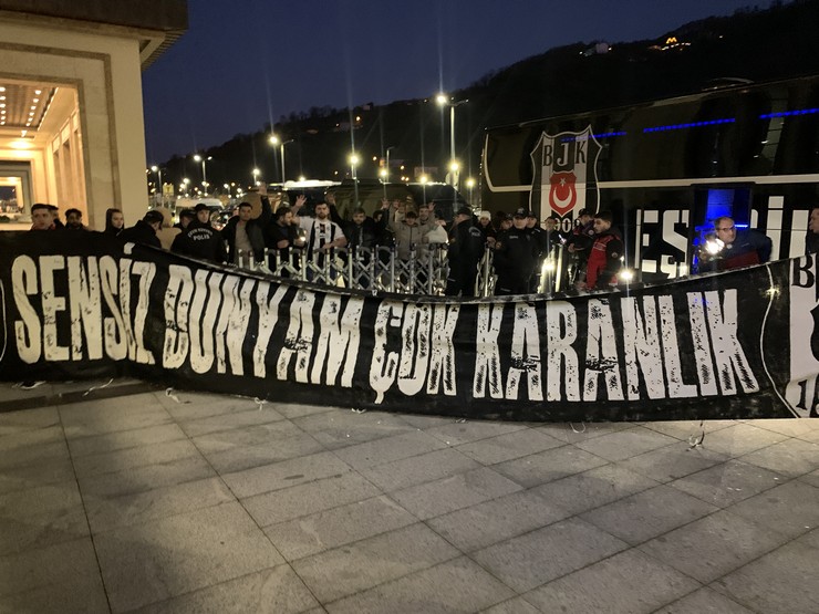 besiktas-kafilesi-rizeye-geldi-18.jpg