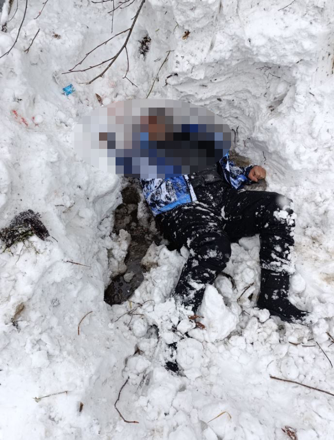 kar-motoruyla-kaza-yapti-gomuldugu-kard-552284-163728.jpg