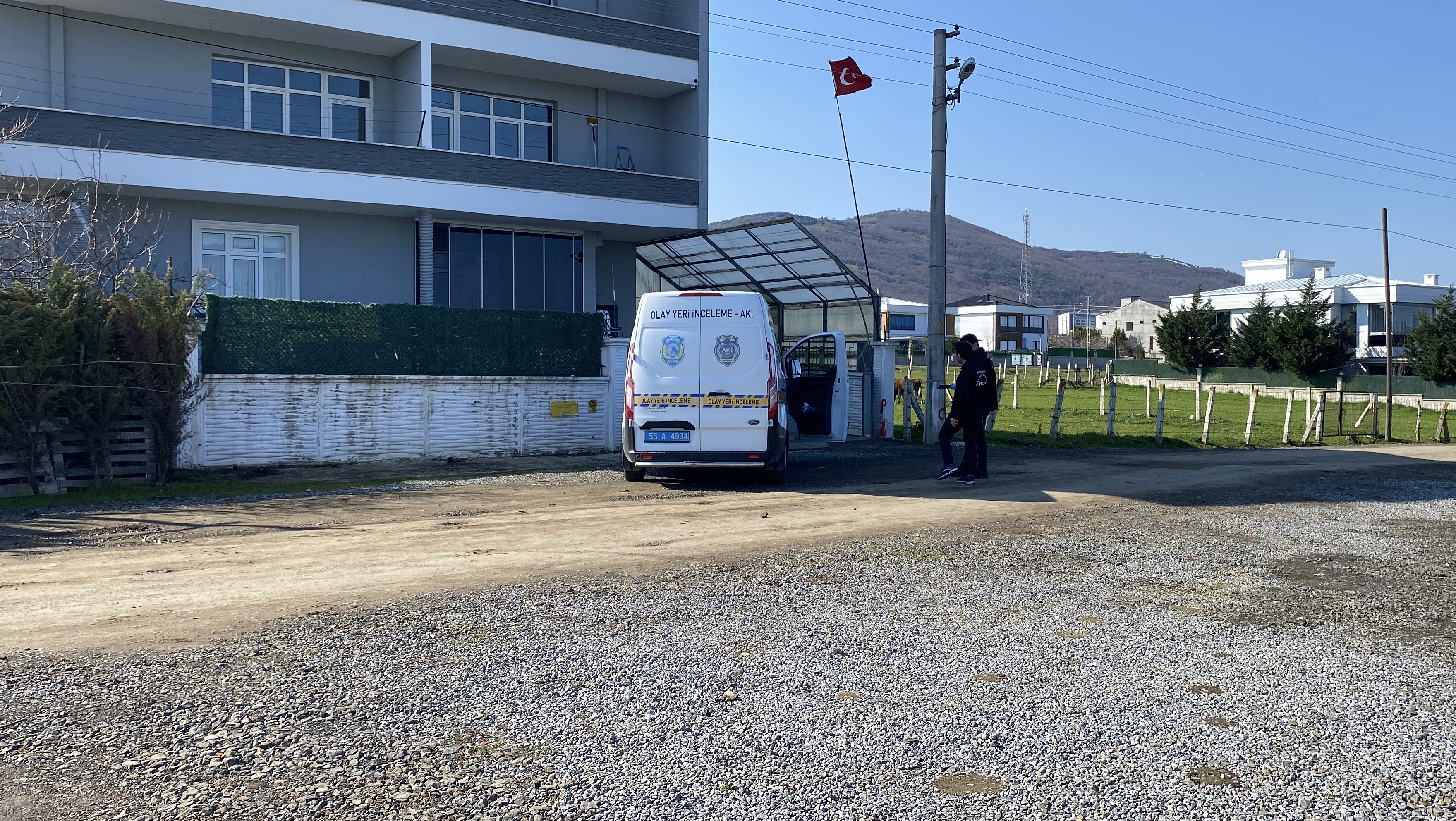 komsusunu-tabancayla-yaraladi-564508-167270.jpg