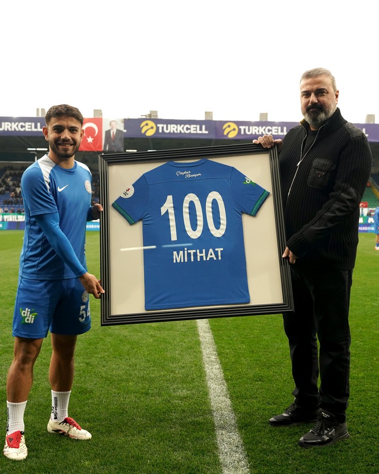 caykur-rizesporda-mithat-pala-100-maci-nedeniyle-onurlandirildi-2.jpg