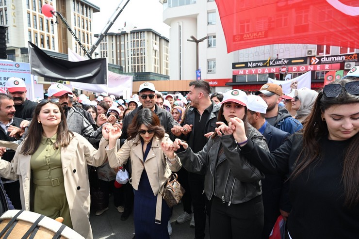 hak-is-1-mayis-emek-ve-dayanisma-gununu-rizede-kutladi-13.jpg