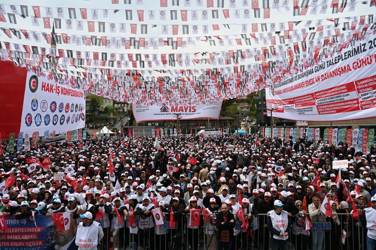 hak-is-1-mayis-emek-ve-dayanisma-gununu-rizede-kutladi-3.jpg