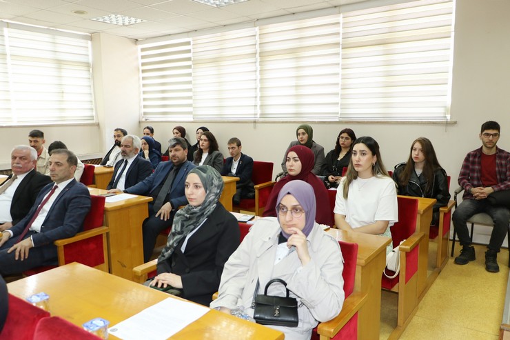 rize-il-genel-meclisi-rte-universitesi-ogrencilerini-konuk-etti-11.jpg