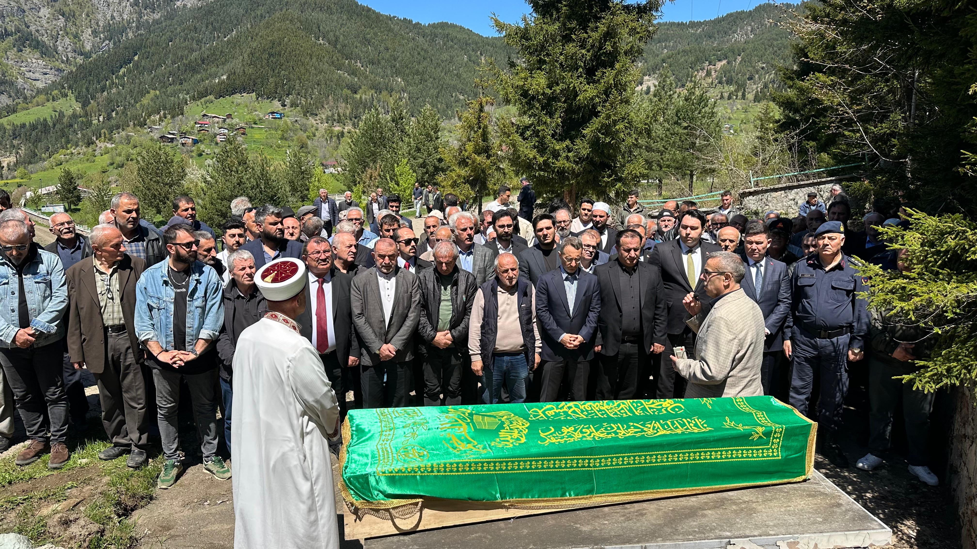 iletisim-baskani-altun-amcasinin-cenaze-699381-207068.jpg