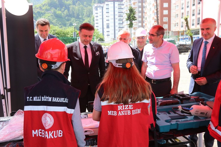 rizede-saglikli-cocuk-saglikli-gelecek-etkinligi-gerceklestirildi-8.jpg