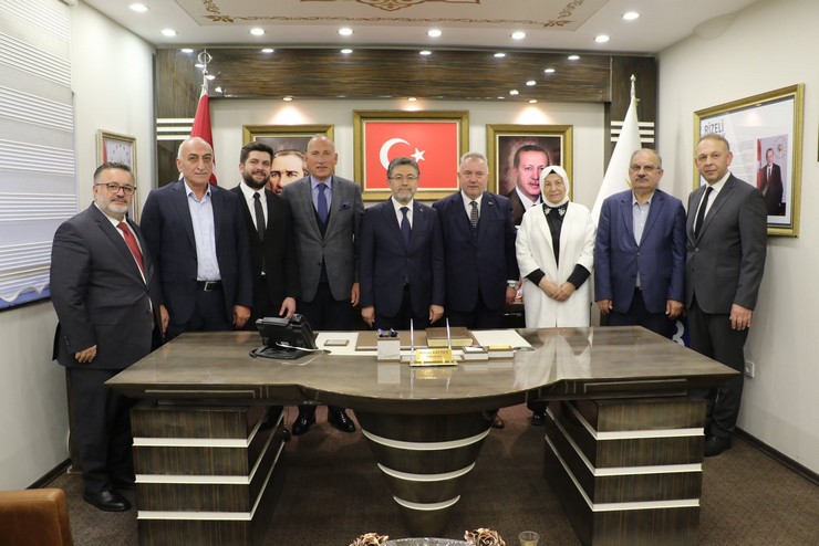 tarim-ve-orman-bakani-ibrahim-yumakli-rizede-ziyaretlerde-bulundu-1.jpg