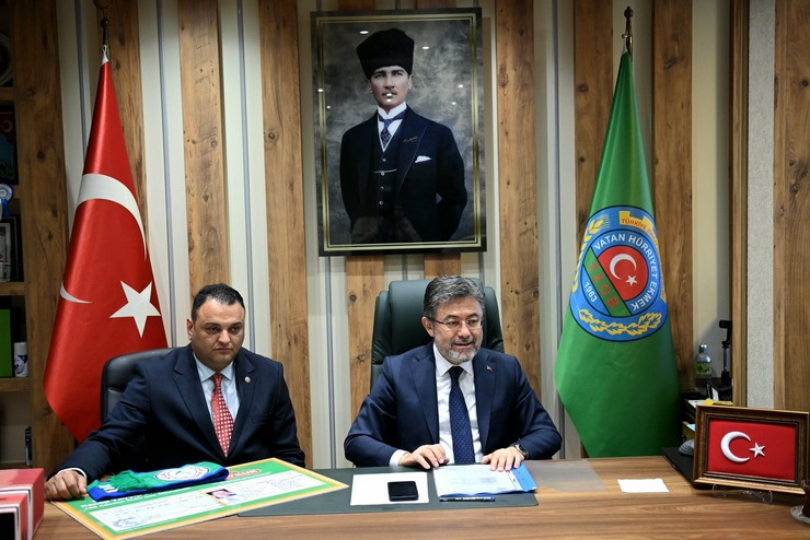 tarim-ve-orman-bakani-ibrahim-yumakli-rizede-ziyaretlerde-bulundu-2.jpg