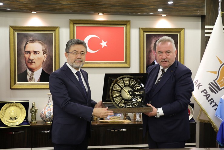 tarim-ve-orman-bakani-ibrahim-yumakli-rizede-ziyaretlerde-bulundu-3.jpg