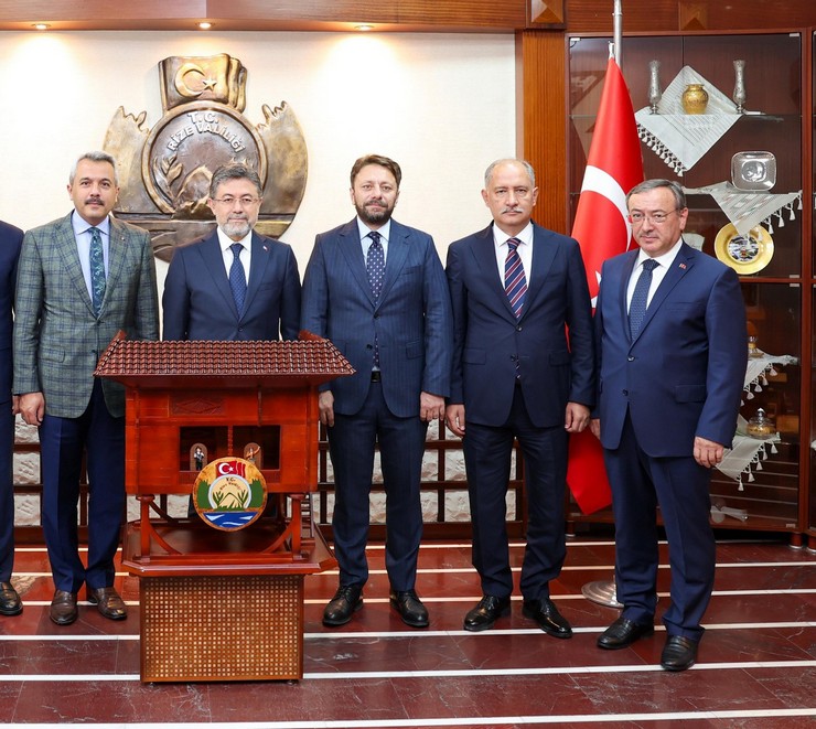 tarim-ve-orman-bakani-ibrahim-yumakli-rizede-ziyaretlerde-bulundu-4.jpg