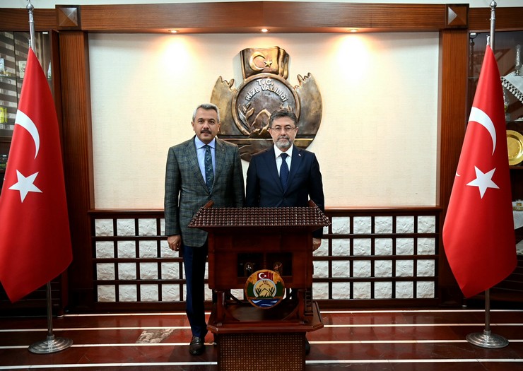 tarim-ve-orman-bakani-ibrahim-yumakli-rizede-ziyaretlerde-bulundu-6.jpg