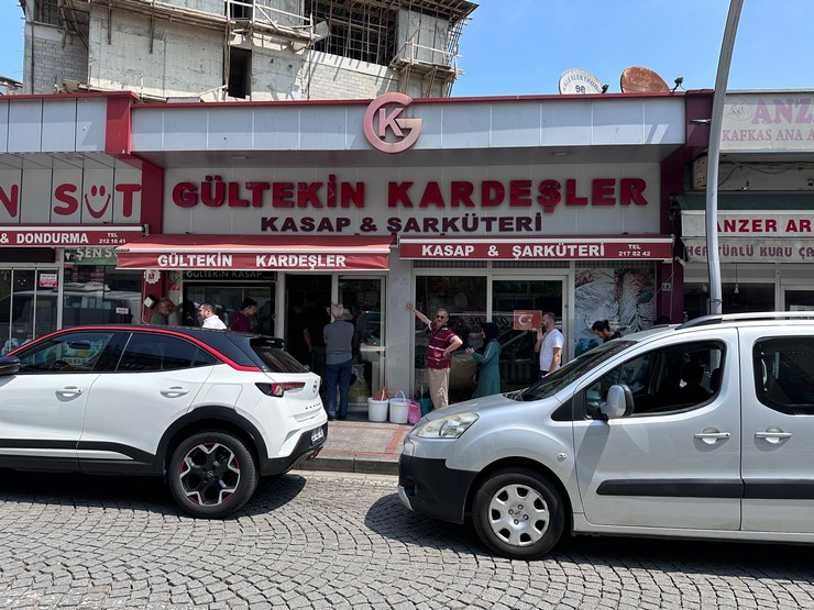 kurban-bayraminin-ardindan-rize-kasaplarinda-kiyma-mesaisi-2.jpg