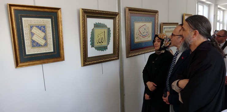 erzurumda-3-cocuk-annesi-sevim-karatas-52-evlendikten-sonra-acik-ogretimle-bitirdigi-ortaokul-ve-liseden-sonra-ataturk-universitesi-guzel-sanatlar-fakultesi-geleneks.jpg