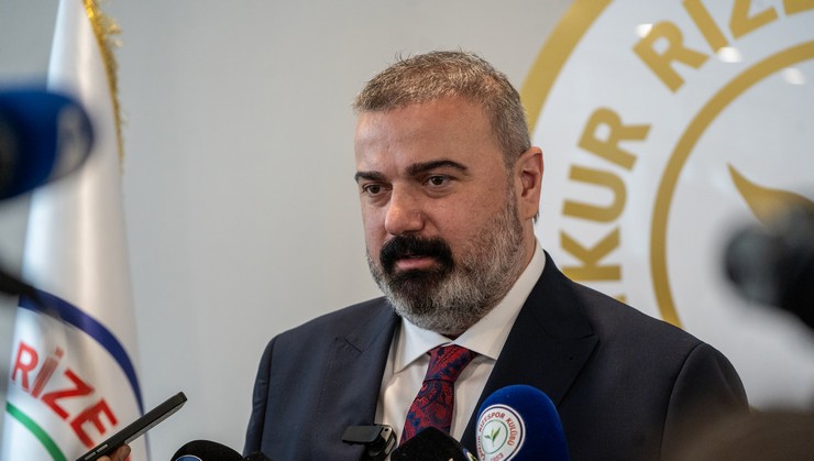 caykur-rizespor-kulubunun-94-olagan-genel-kurul-toplantisi-ve-rizespor-futbol-yatirimlari-sanayi-ve-ticaret-a-s-genel-kurulu-rizespor-futbol-akademisi-konferans-sal-3.jpg