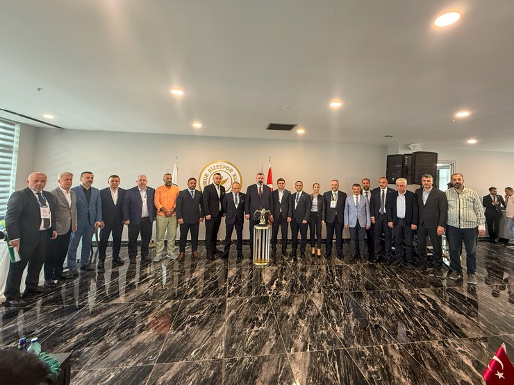 caykur-rizespor-kulubunun-94-olagan-genel-kurul-toplantisi-ve-rizespor-futbol-yatirimlari-sanayi-ve-ticaret-a-s-genel-kurulu-rizespor-futbol-akademisi-konferans-sal-6.jpg