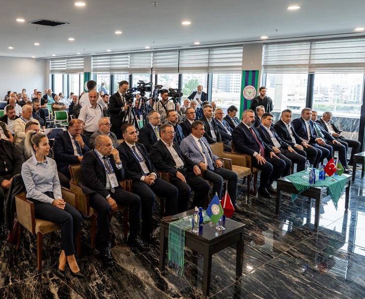 caykur-rizespor-kulubunun-94-olagan-genel-kurul-toplantisi-ve-rizespor-futbol-yatirimlari-sanayi-ve-ticaret-a-s-genel-kurulu-rizespor-futbol-akademisi-konferans-sal-7.jpg