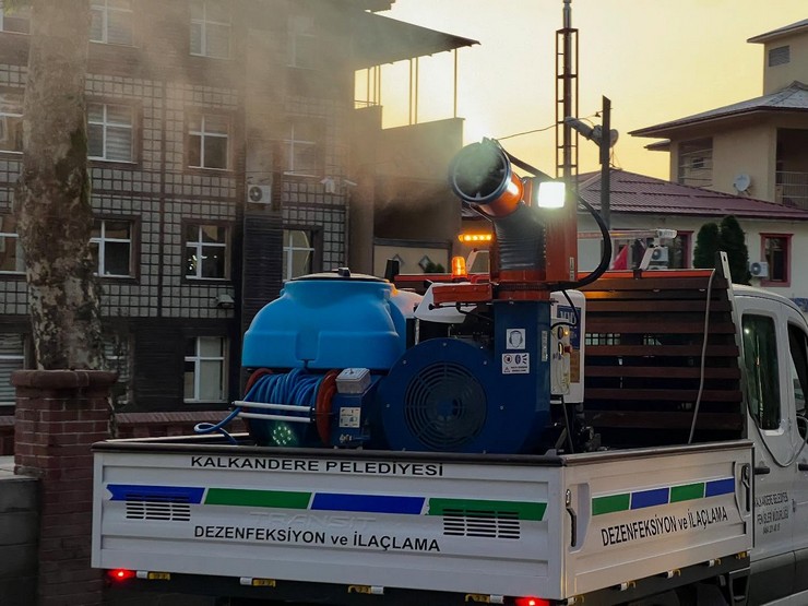 kalkandere-belediyesinden-sivrisinek-ve-hasereye-karsi-kesintisiz-mucadele-7.jpg