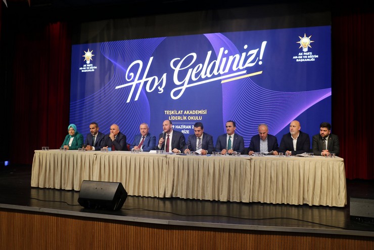ak-parti-rizede-teskilat-akademisi-liderlik-okulu-gerceklestirdi-3.jpg