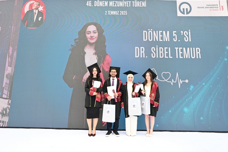 ktu-tip-fakultesinde-mezuniyet-coskusu-10.jpg