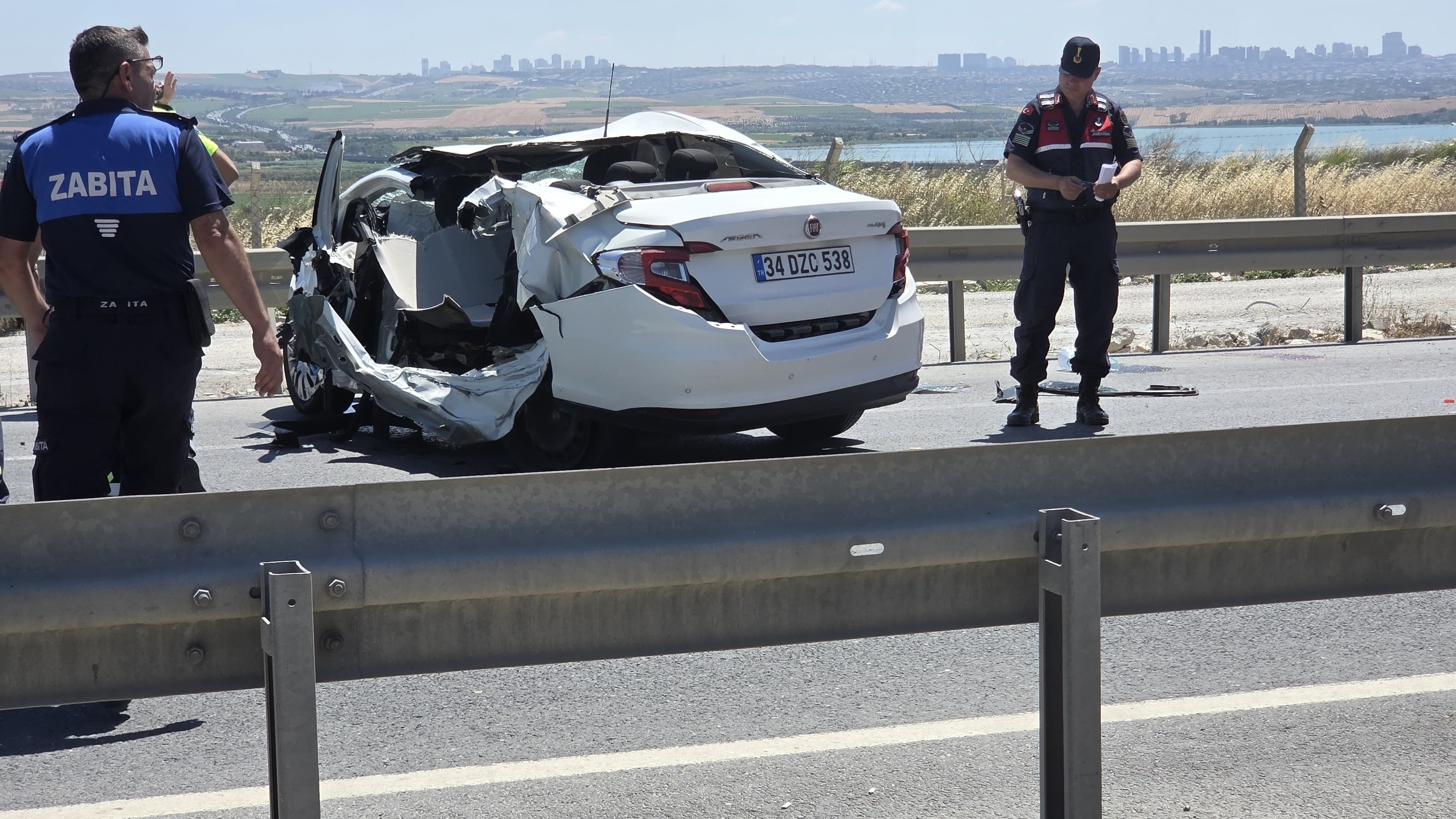 istanbul-catalcada-otomobil-bariyerler-798803-236439.jpg