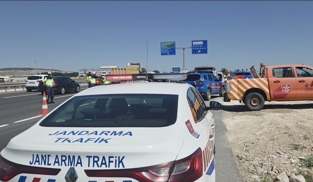 istanbul-catalcada-otomobil-bariyerler-798806-236439.jpg